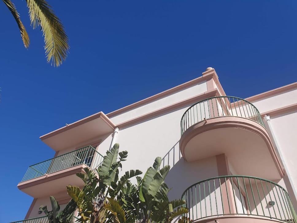 Top-Floor 2 Bedroom Holiday Home With Sea View And Pool Praia Da Luz Exterior photo