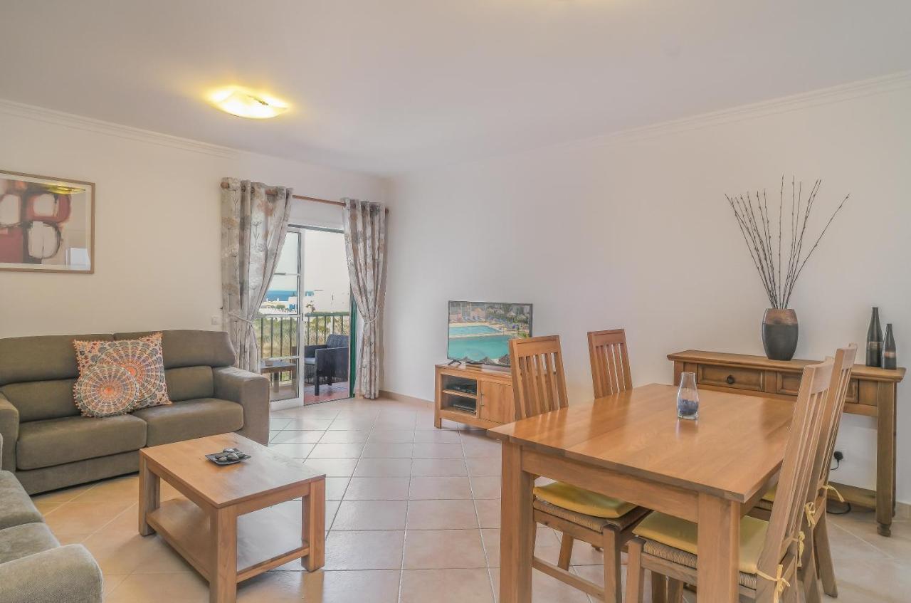 Top-Floor 2 Bedroom Holiday Home With Sea View And Pool Praia Da Luz Exterior photo